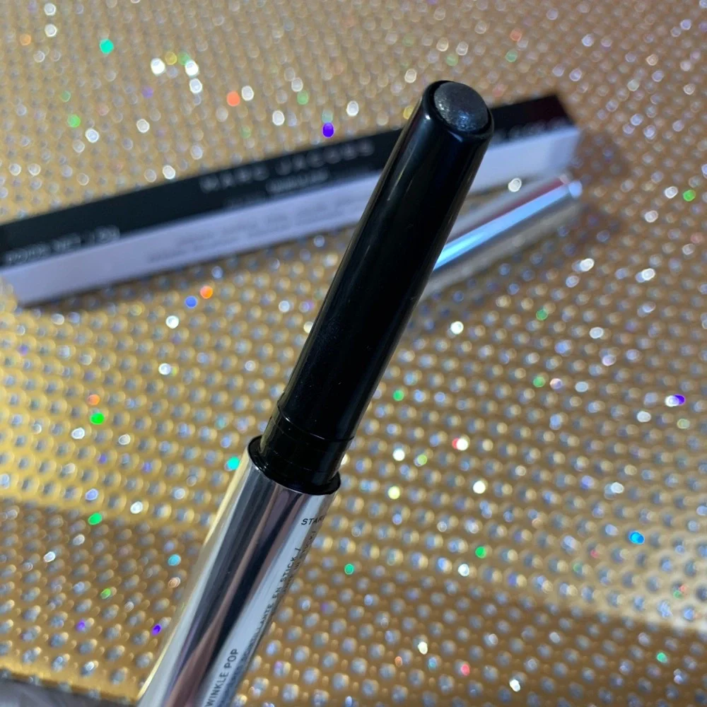 ✨Marc Jacobs Twinkle pop cream shadow stick 410✨